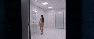 Деми Мур полностью голая, попка