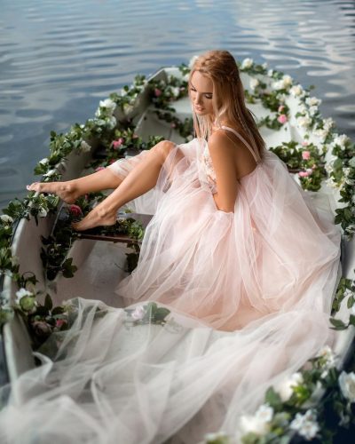 Екатерина Мельник футфетишь, платье, ножки