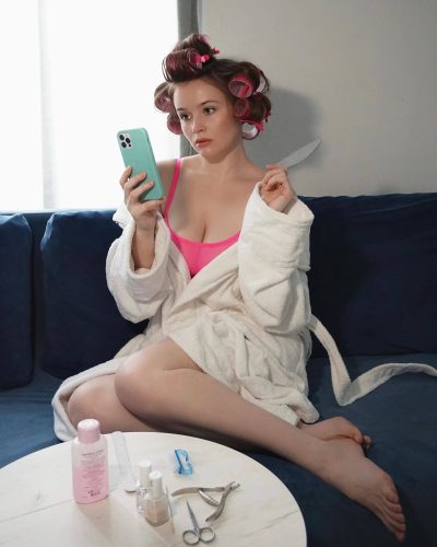 Полина Гренц ножки, бедра, грудь